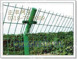 鐵絲安全圍欄網 農場與畜牧漁業(yè)的防護與配套飼料銷售